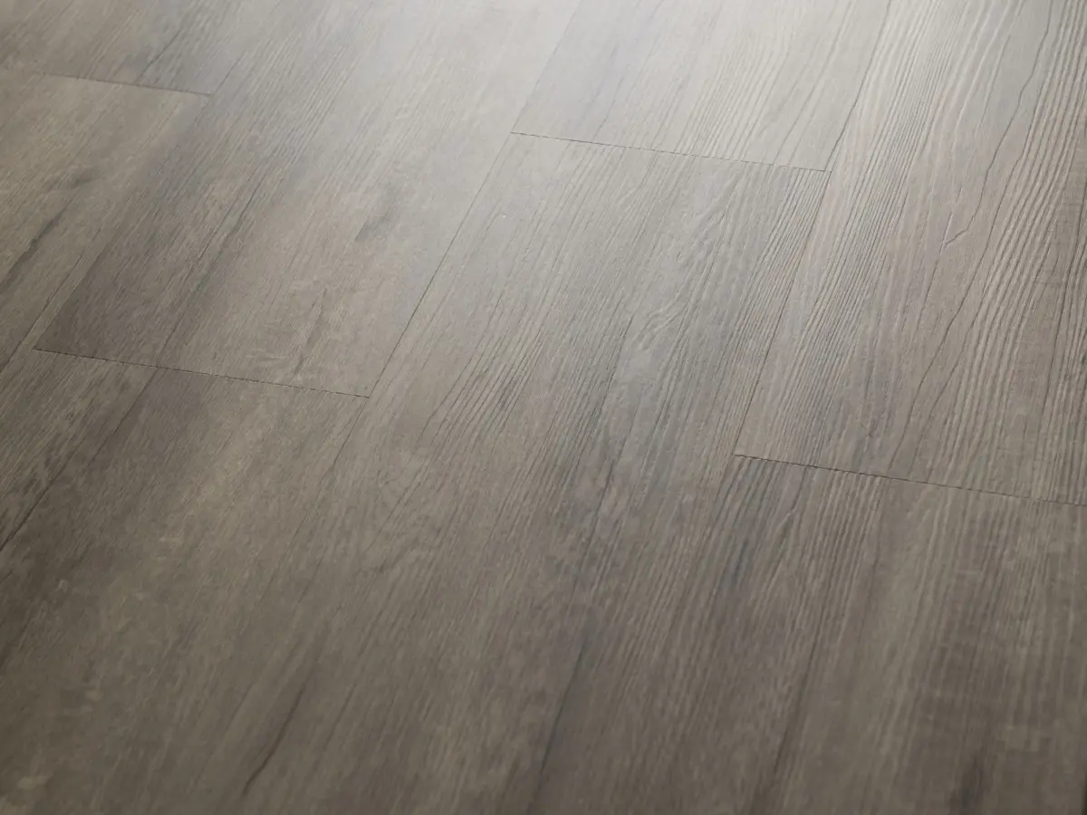 Q-16 Дуб Сохо