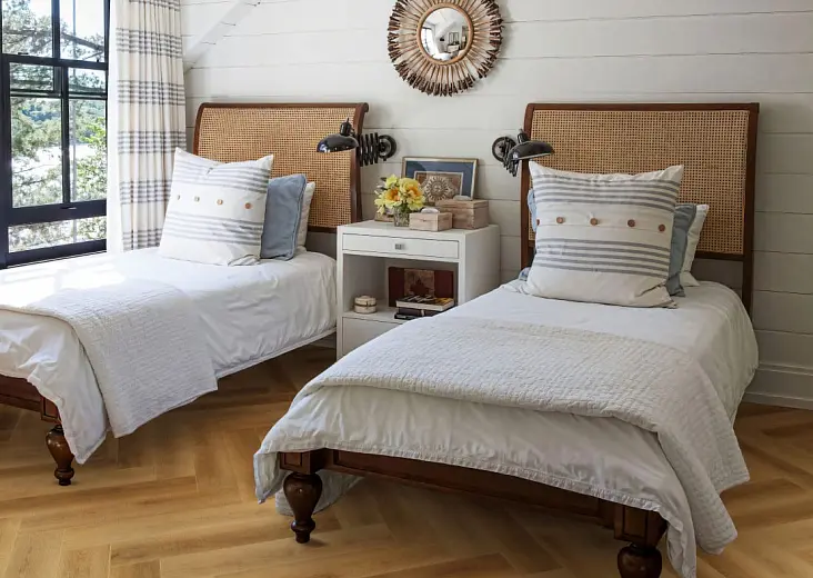 SPC ламинат Cronafloor Herringbone 2.0 Дуб Авиньон H019 SPC ламинат Cronafloor Herringbone 2.0 Дуб Авиньон H019