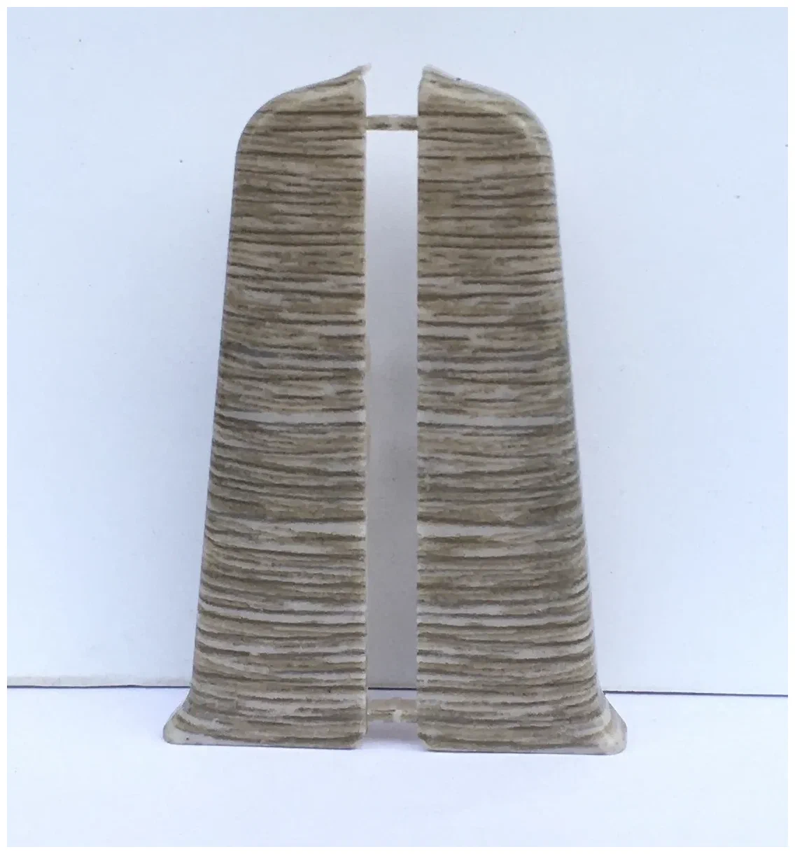 Торцевые (пара) для плинтуса 85мм "Деконика" (1 пара во флоупак), 208 Дуб мокко Торцевые (пара) для плинтуса 85мм "Деконика" (1 пара во флоупак), 208 Дуб мокко